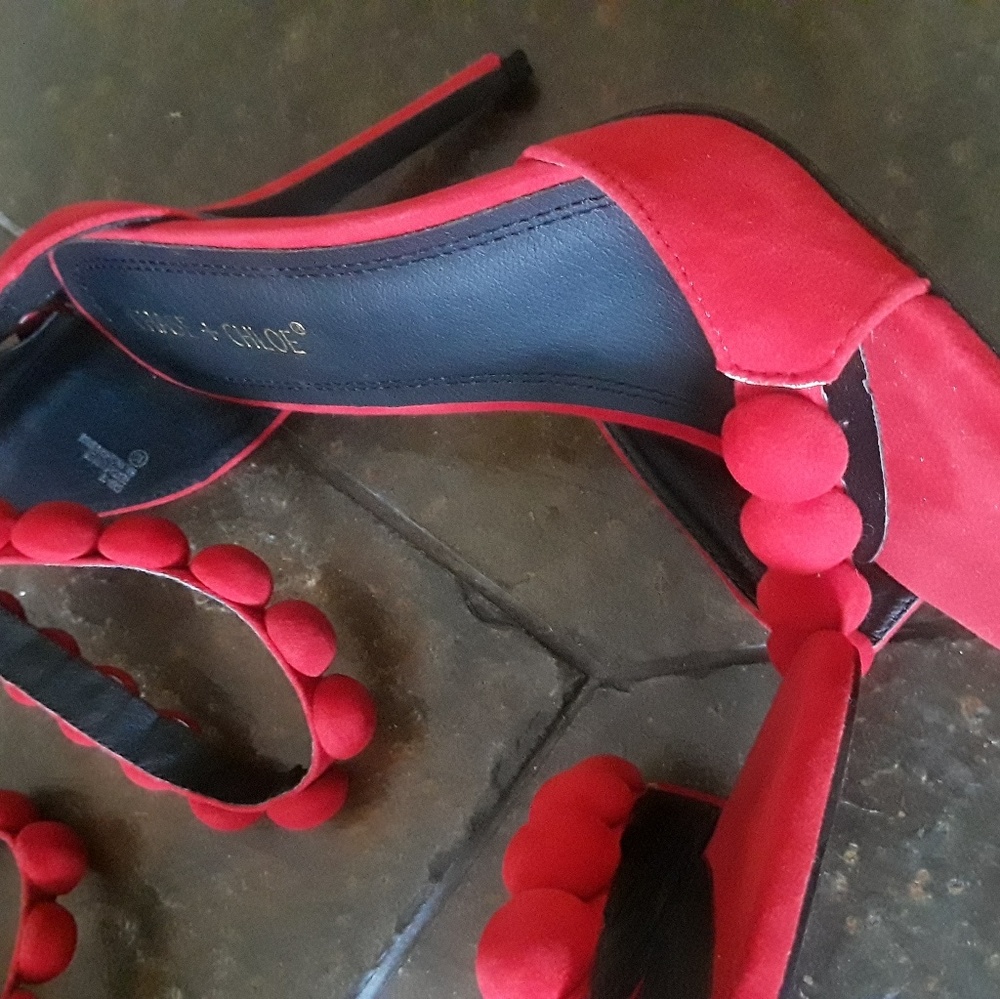 Shoes - Picture 4 of 7